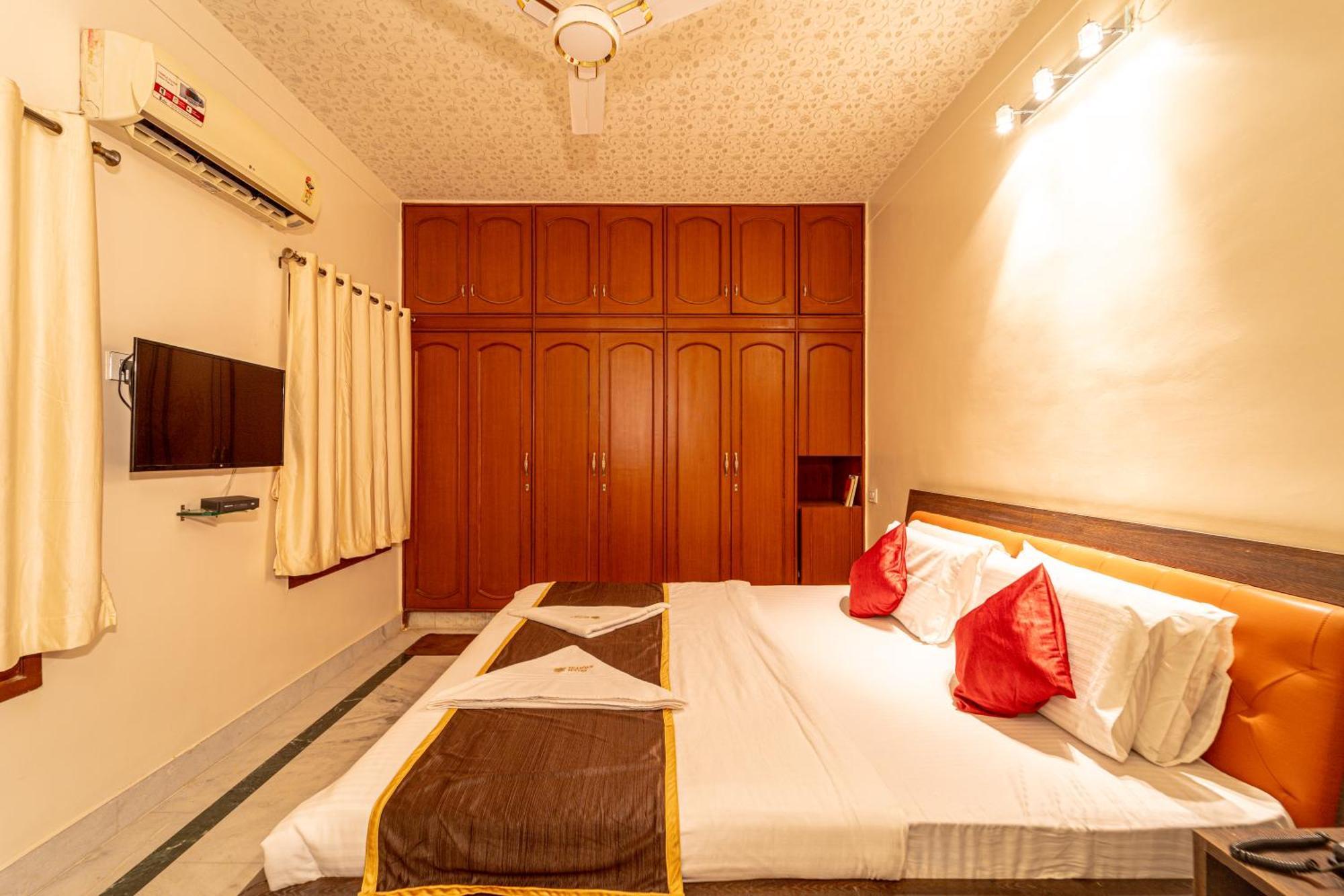 Seasons Suites - Hbr Бенґалуру Номер фото