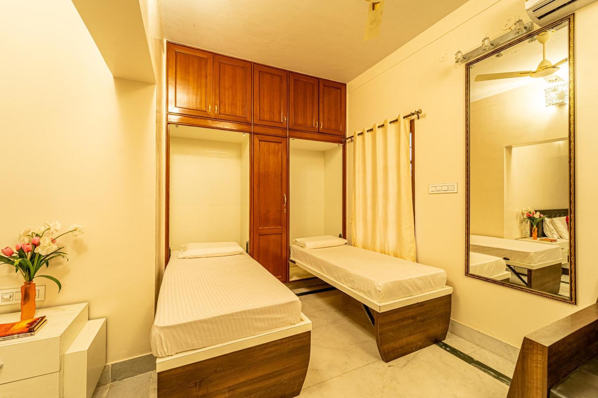 Seasons Suites - Hbr Бенґалуру Номер фото