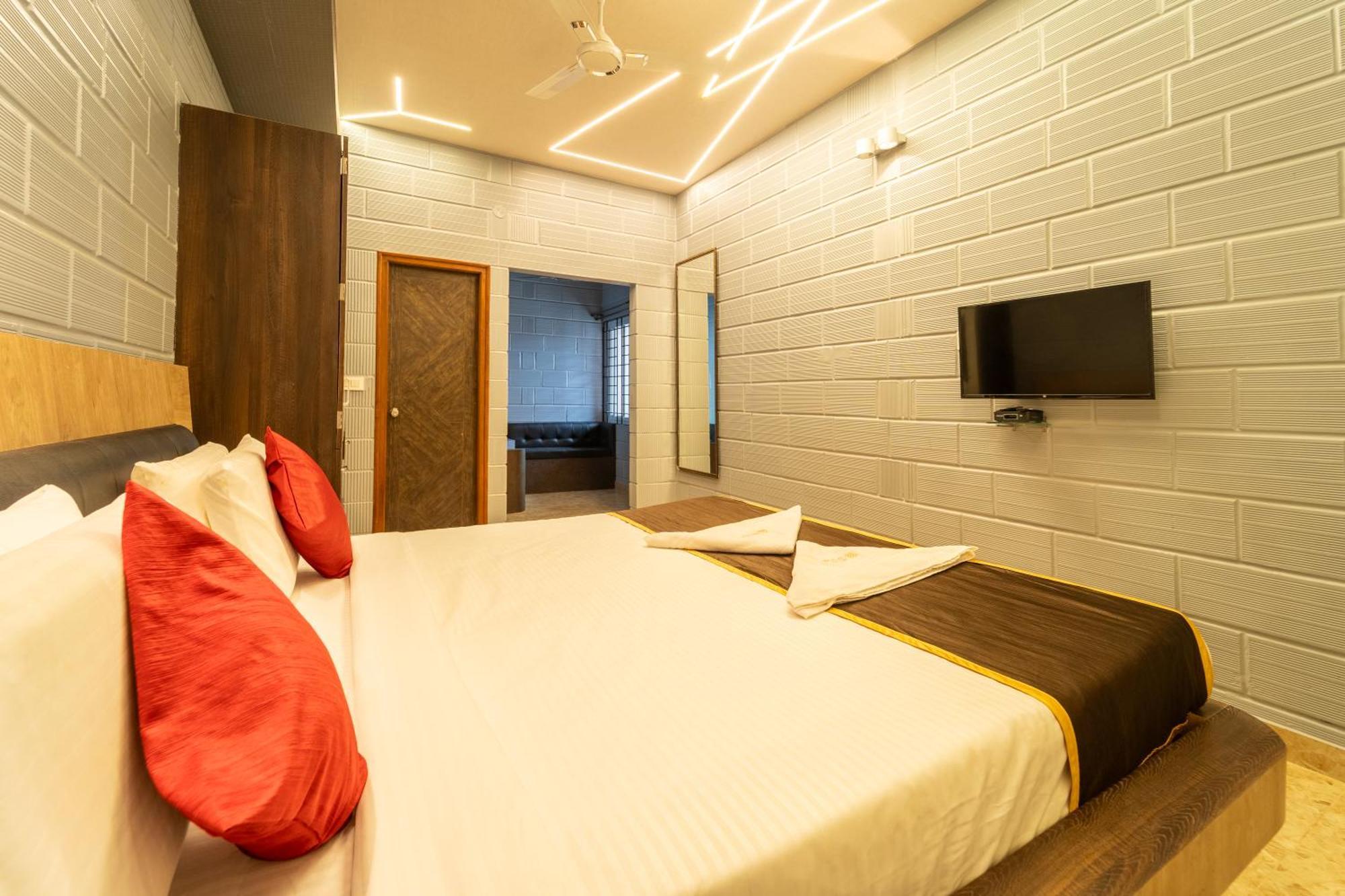 Seasons Suites - Hbr Бенґалуру Номер фото
