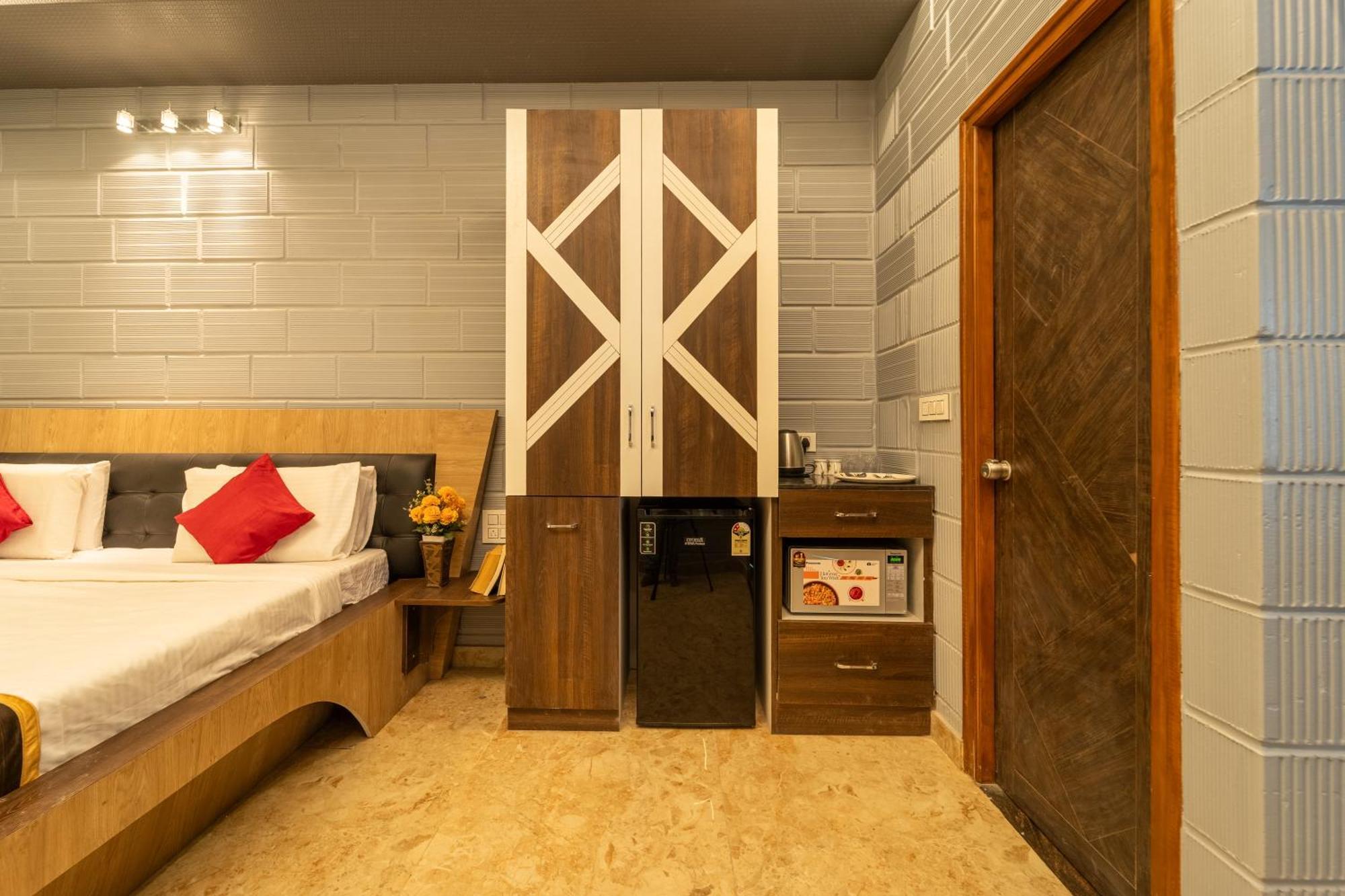 Seasons Suites - Hbr Бенґалуру Номер фото