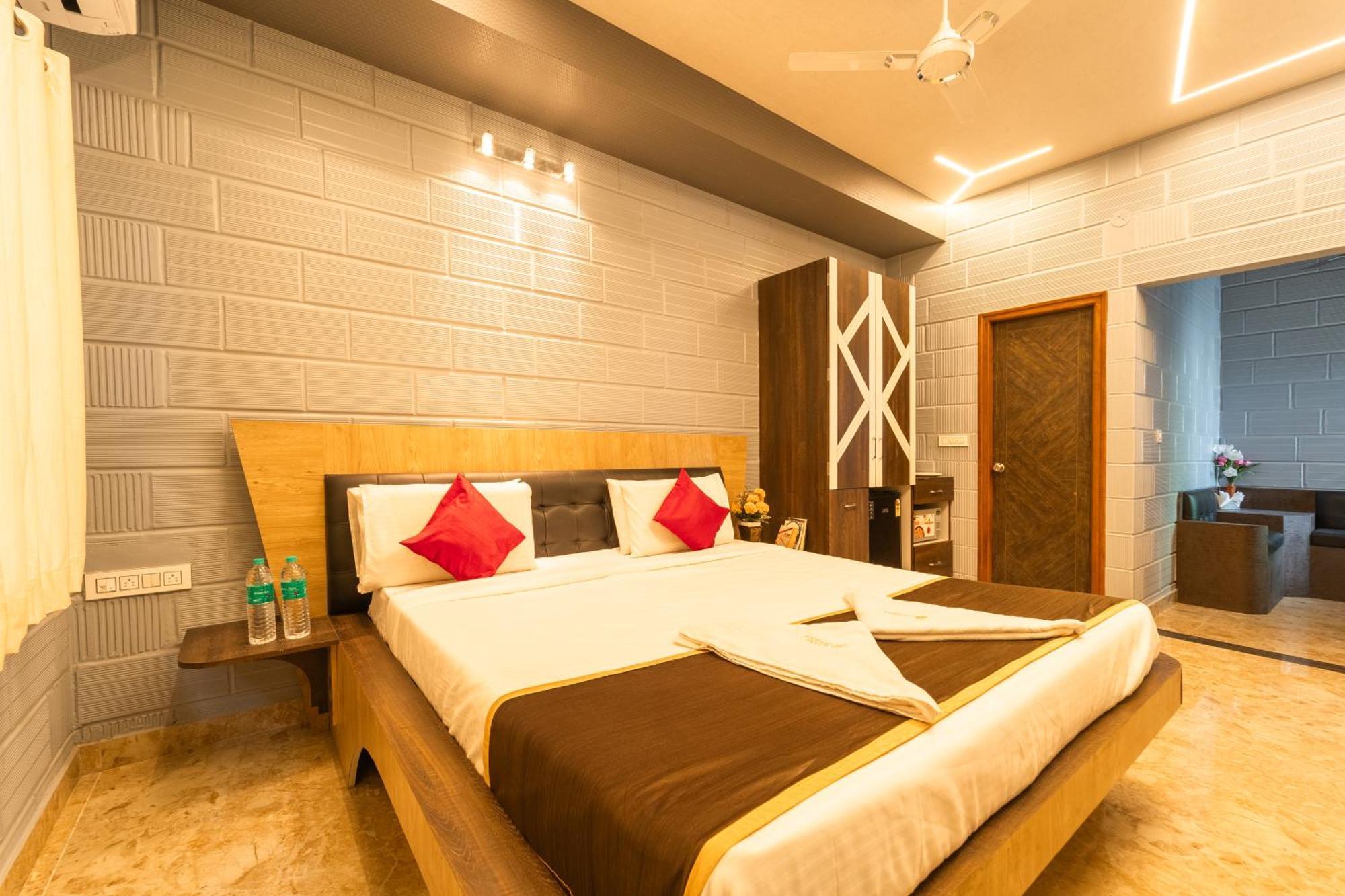 Seasons Suites - Hbr Бенґалуру Номер фото