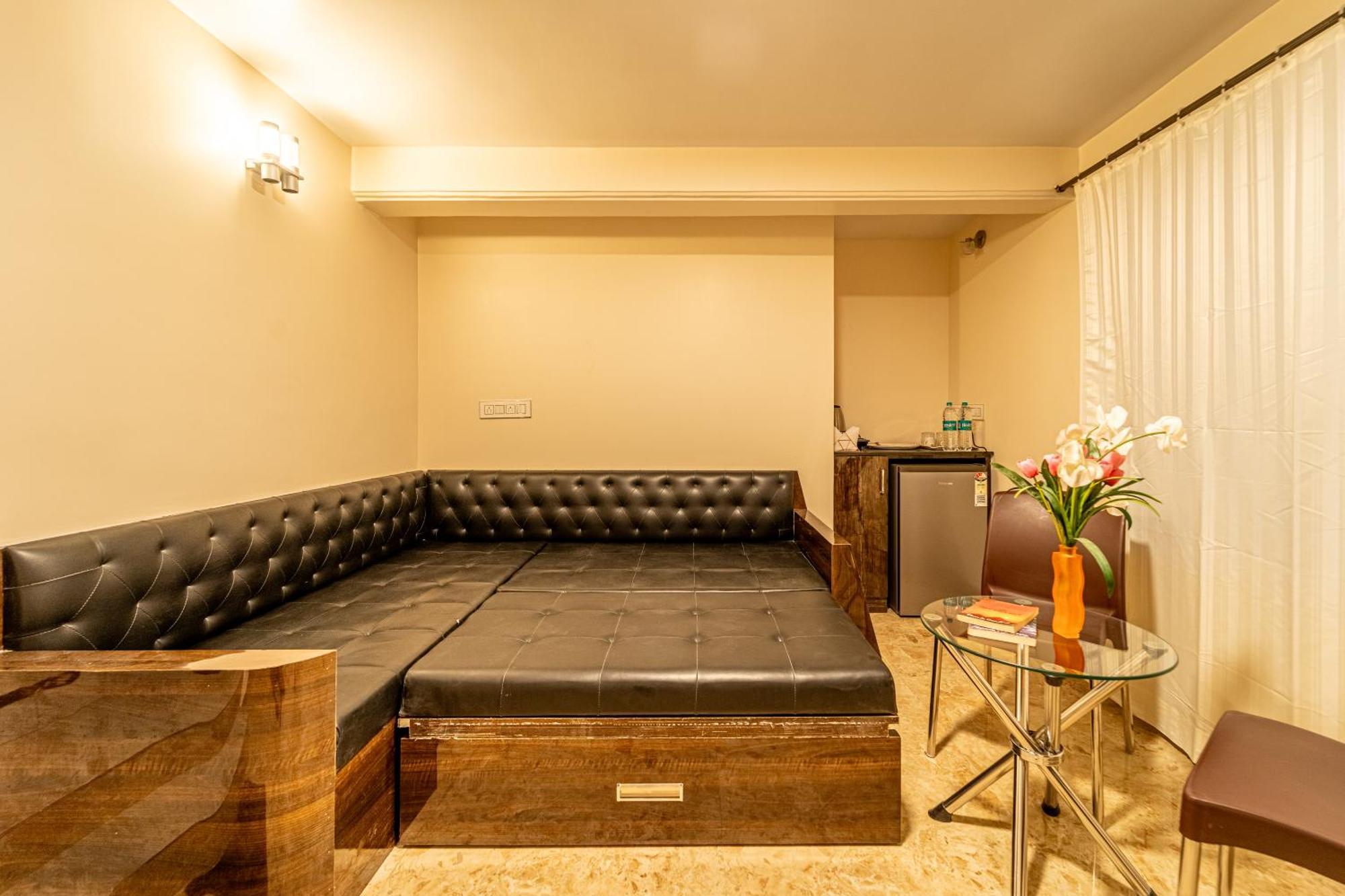 Seasons Suites - Hbr Бенґалуру Номер фото