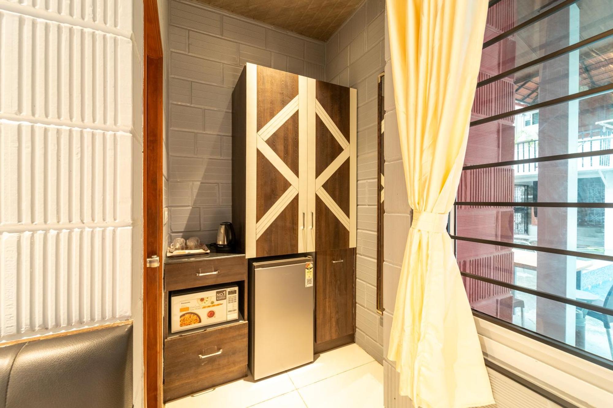 Seasons Suites - Hbr Бенґалуру Номер фото